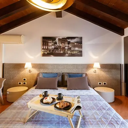 Casa Del Borgo - Esclusiva Centro Con Vista Duomo 아파트 *